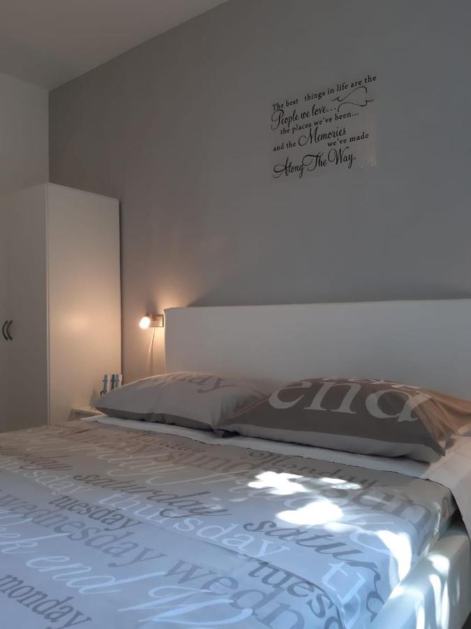 Apartments Iris Marina Zewnętrze zdjęcie