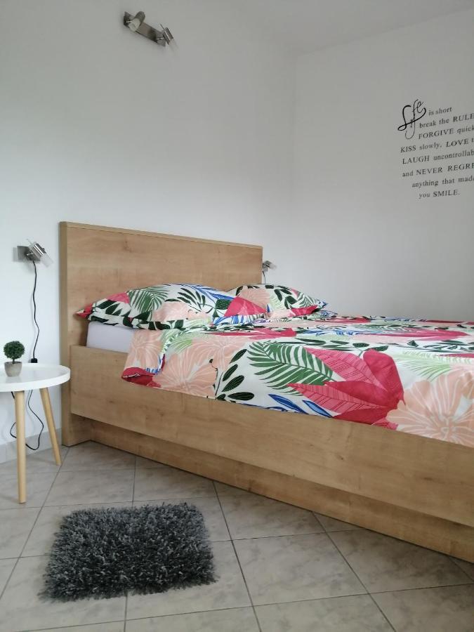 Apartments Iris Marina Zewnętrze zdjęcie